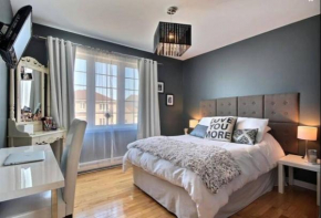 Lovely cottage with heated swimming pool Quebec